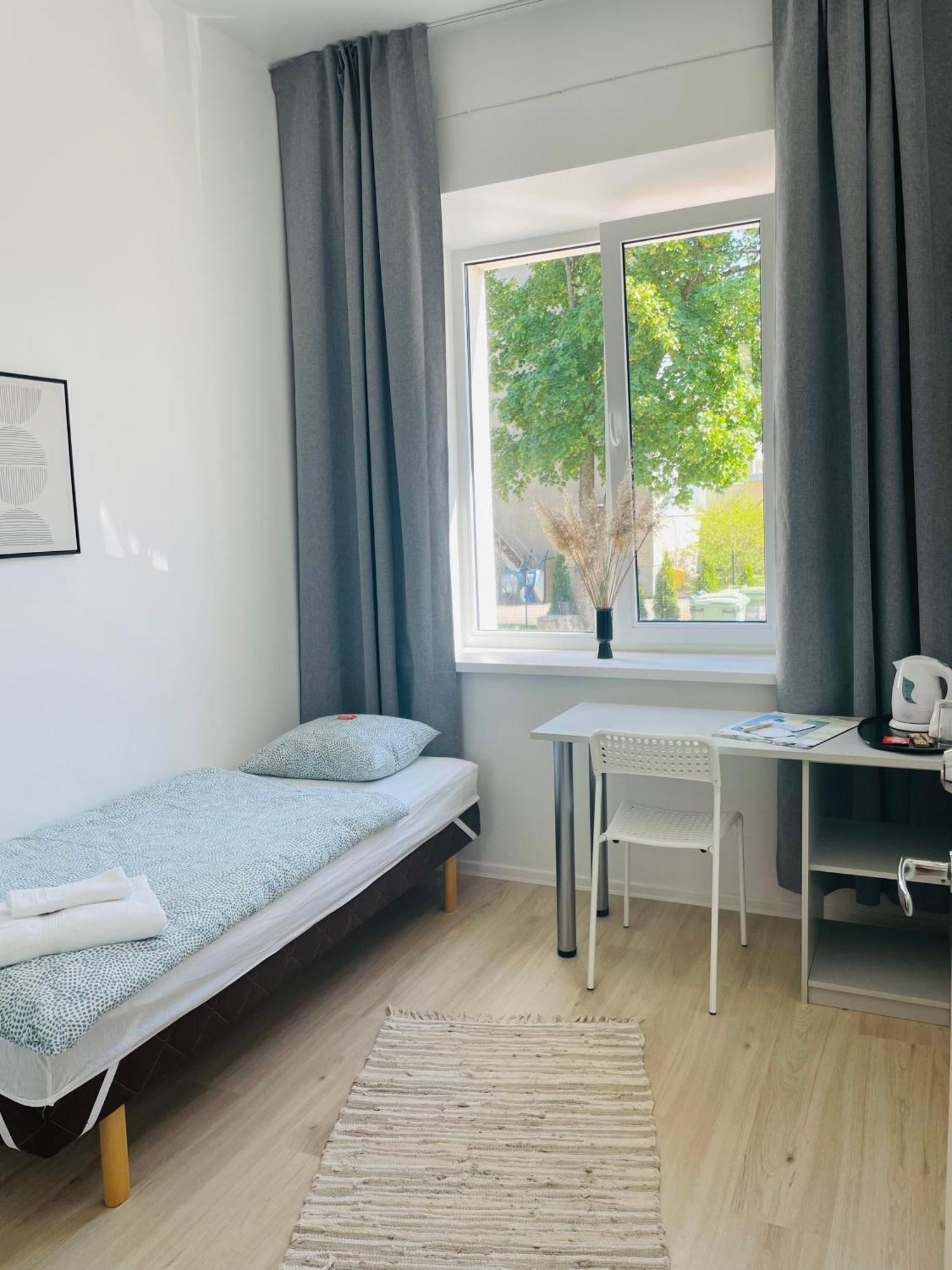 Endla Hostel Ja Apartamendid Хаапсалу Экстерьер фото